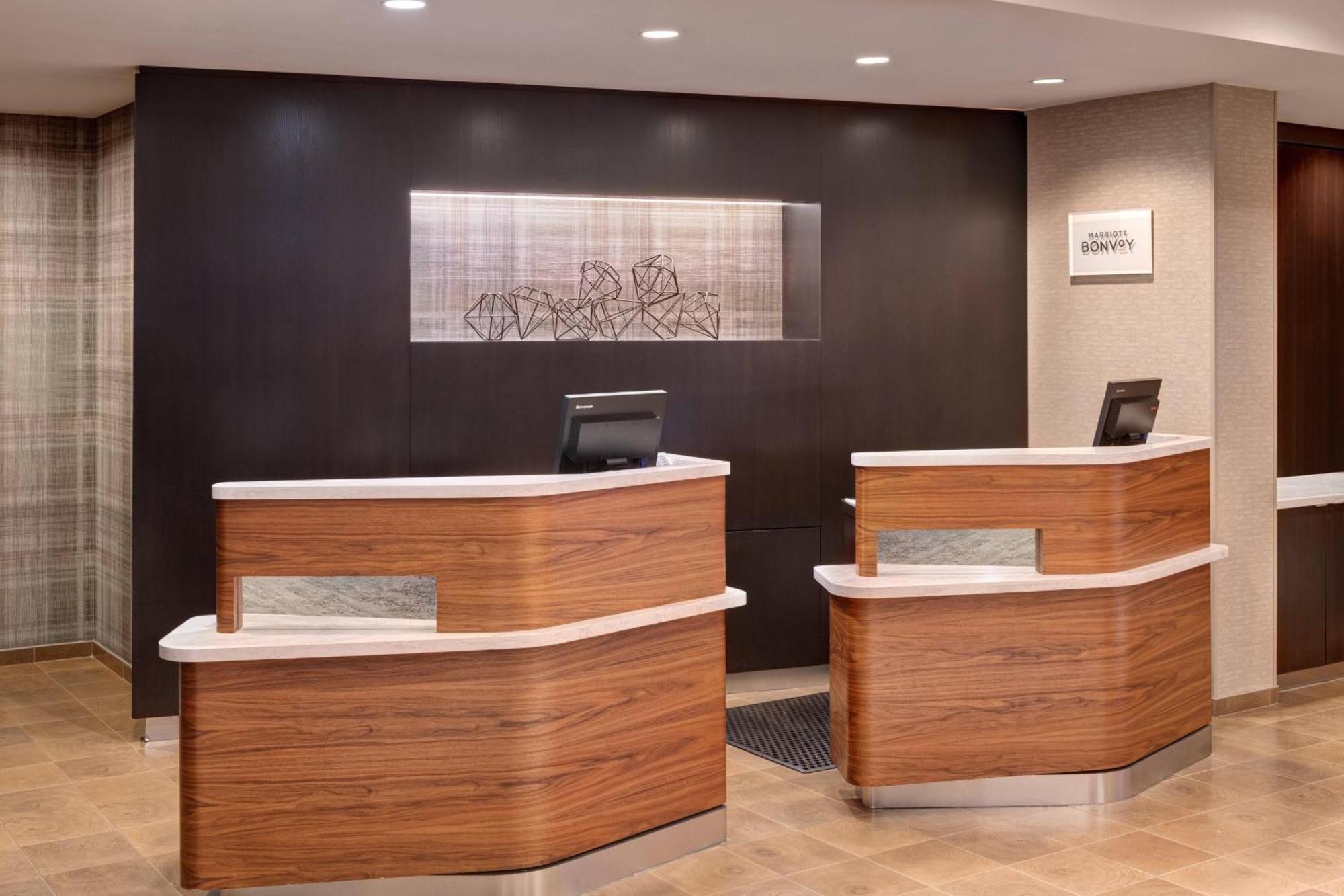 Courtyard By Marriott Pittsburgh Washington Meadow Lands Hotell Exteriör bild
