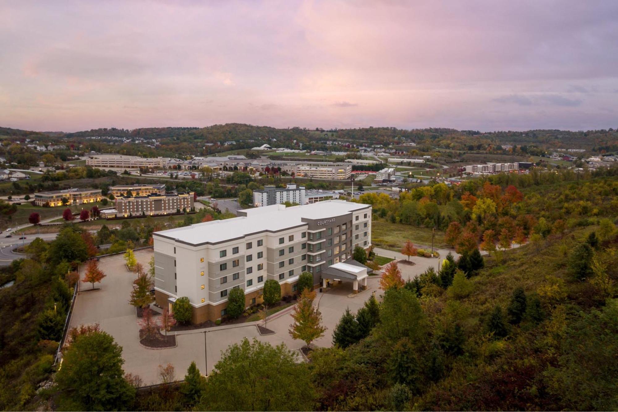 Courtyard By Marriott Pittsburgh Washington Meadow Lands Hotell Exteriör bild