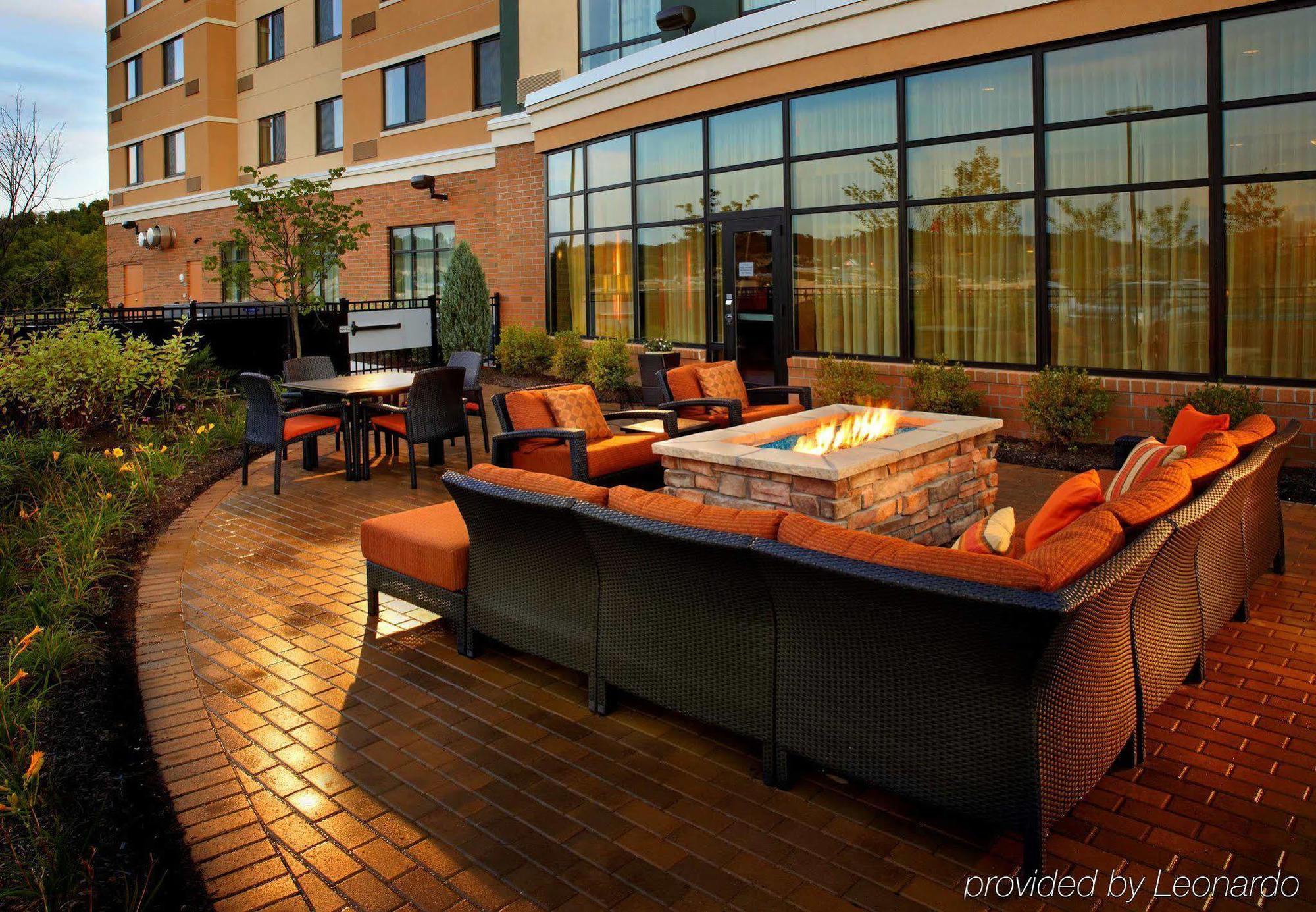 Courtyard By Marriott Pittsburgh Washington Meadow Lands Hotell Exteriör bild