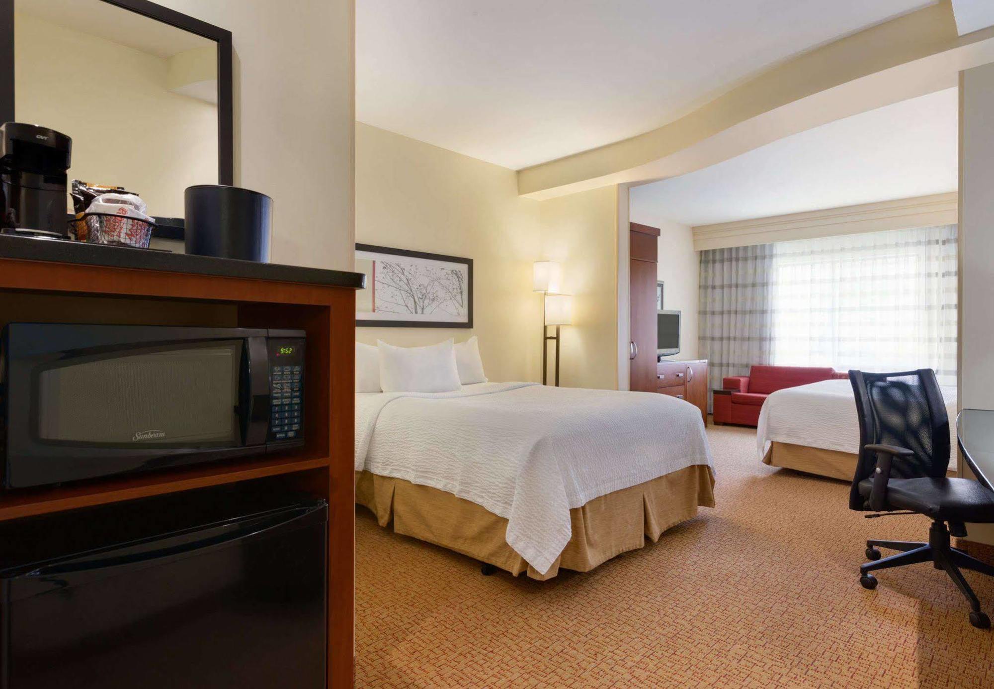 Courtyard By Marriott Pittsburgh Washington Meadow Lands Hotell Exteriör bild